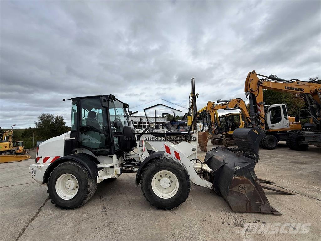 CAT 908 M Utovarivači na točkove