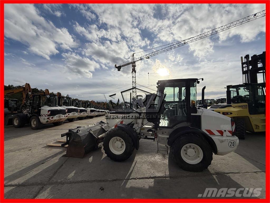 CAT 908M Utovarivači na točkove
