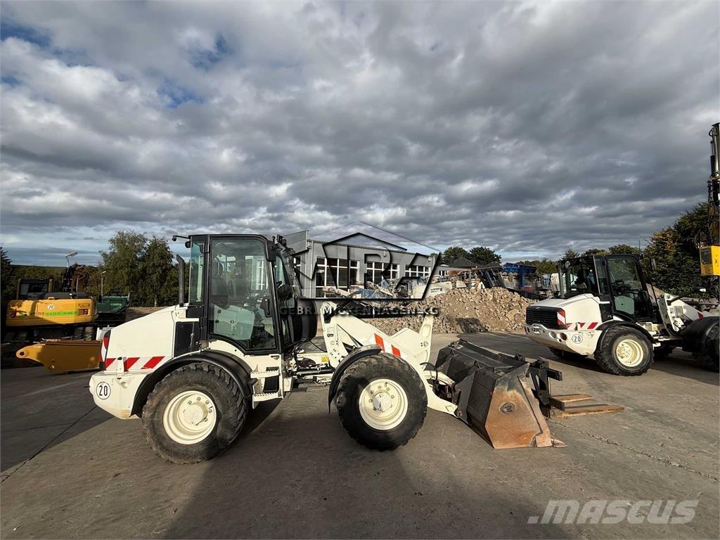 CAT 908M Utovarivači na točkove