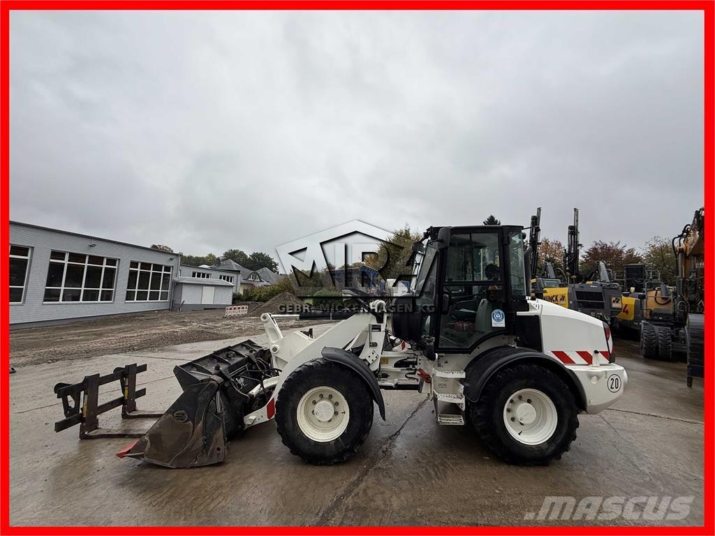 CAT 908M Utovarivači na točkove