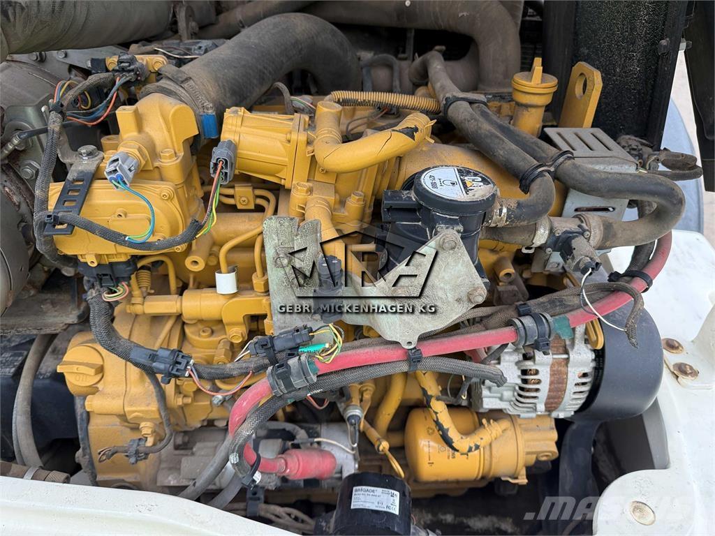 CAT 908M Utovarivači na točkove