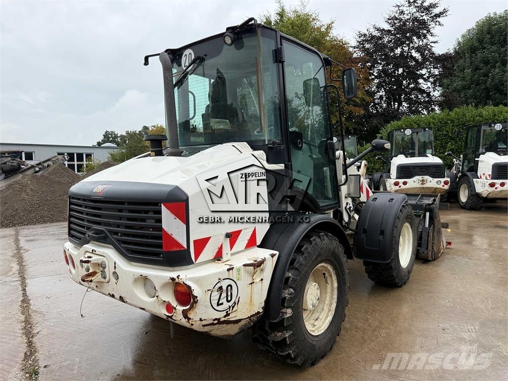 CAT 908M Utovarivači na točkove