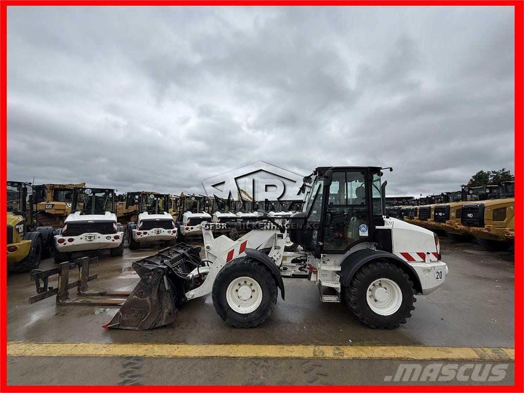 CAT 908M Utovarivači na točkove