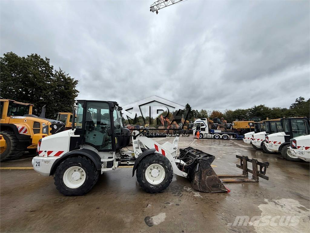 CAT 908M Utovarivači na točkove