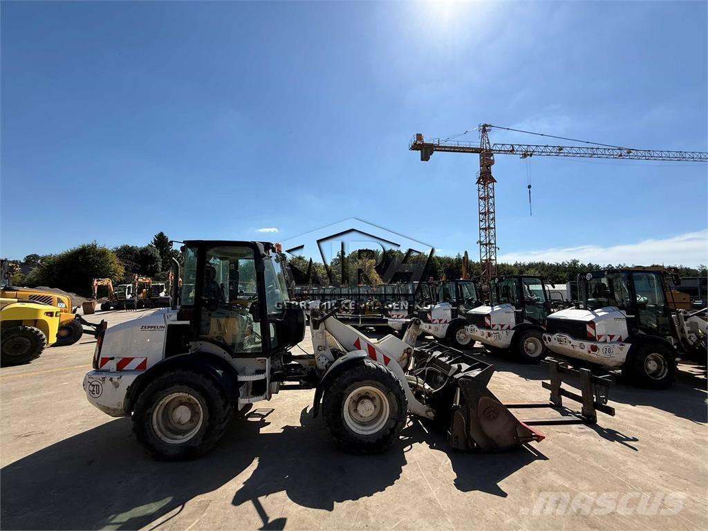 CAT 908M Utovarivači na točkove