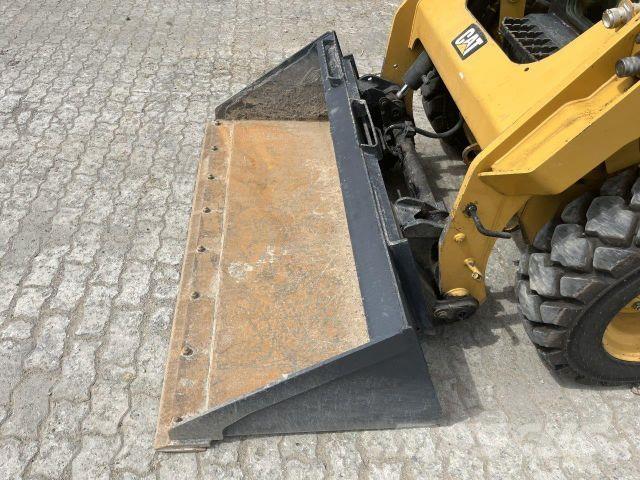 CAT 242D Ostalo za građevinarstvo