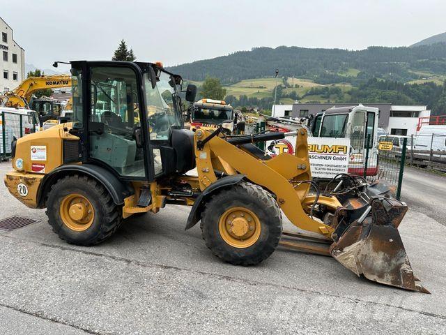 CAT 906H Bageri točkaši
