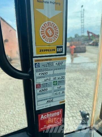 CAT 906M Utovarivači na točkove