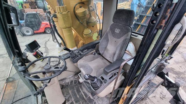 CAT M 318 C Bageri točkaši