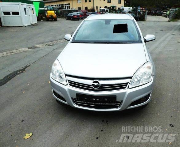 Opel Astra - Automobili