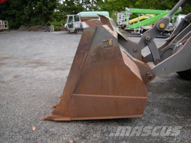 Volvo L 120 E Utovarivači na točkove