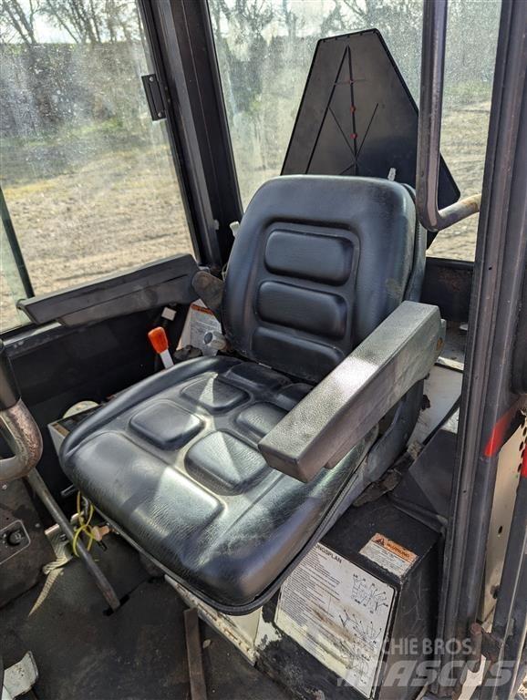 Bobcat X220 Mini bageri < 7t