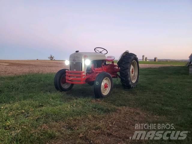 Ford 8 N Tractor Ostalo za građevinarstvo