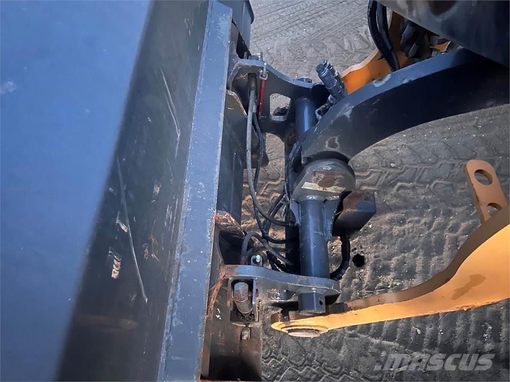 CASE 321F Utovarivači na točkove