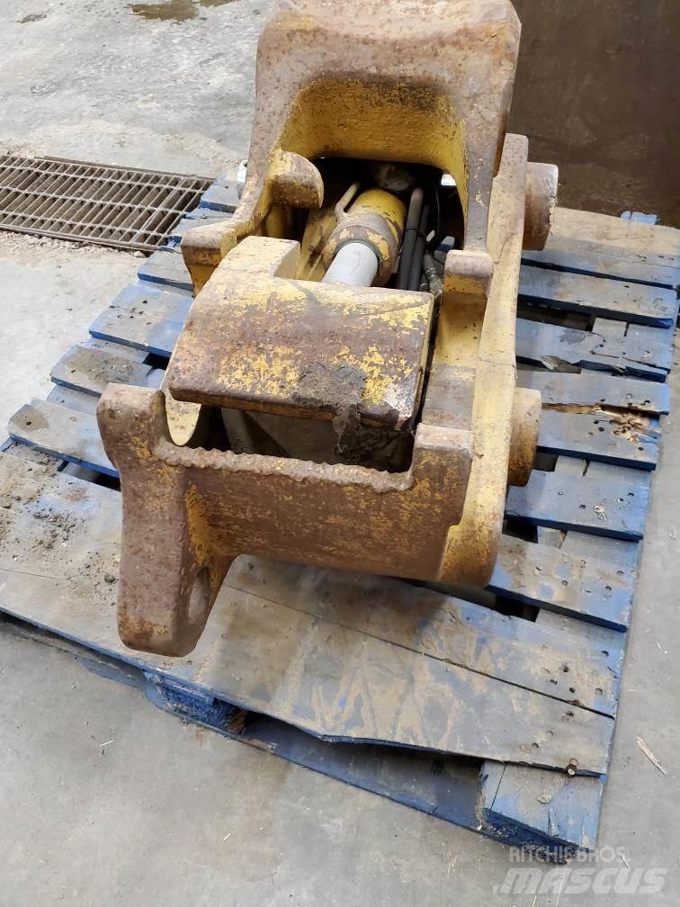 CAT 320DL Brze spojke