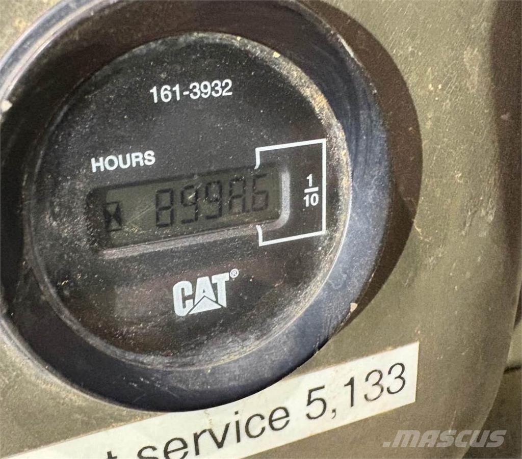 CAT 320DL Bageri guseničari