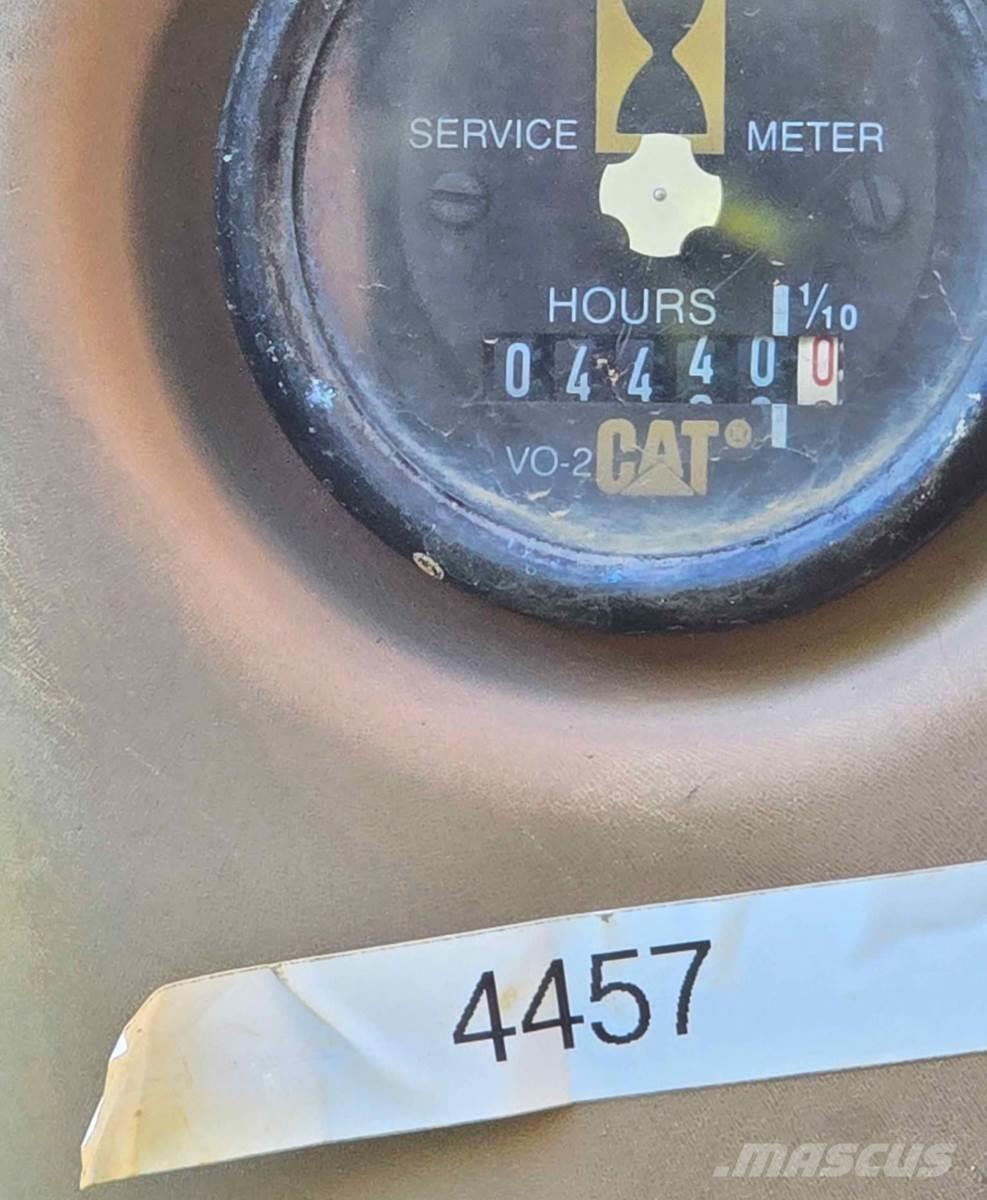 CAT 320L Bageri guseničari