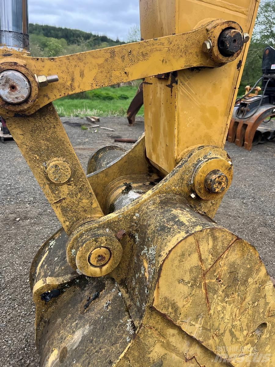 CAT 322C Bageri guseničari