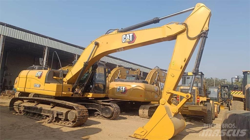 CAT 323D3 Bageri guseničari