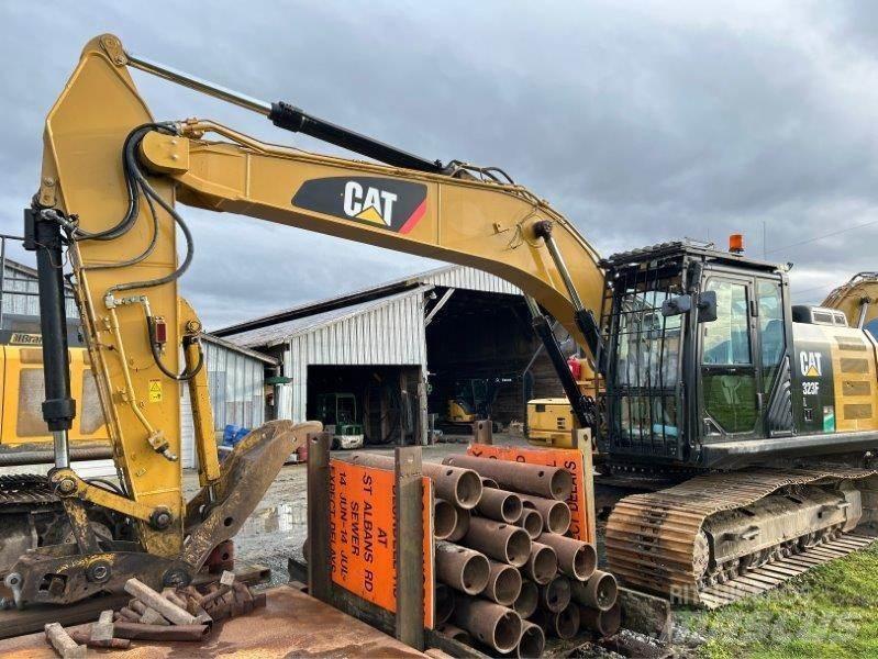 CAT 323FL Bageri guseničari