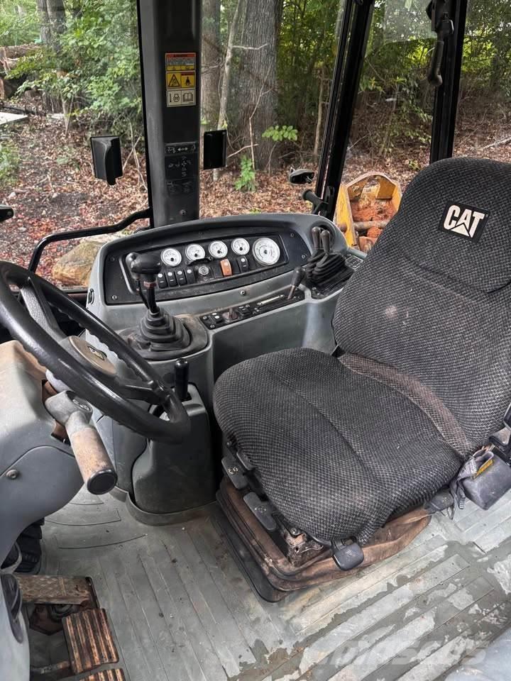 CAT 430D Rovokopači