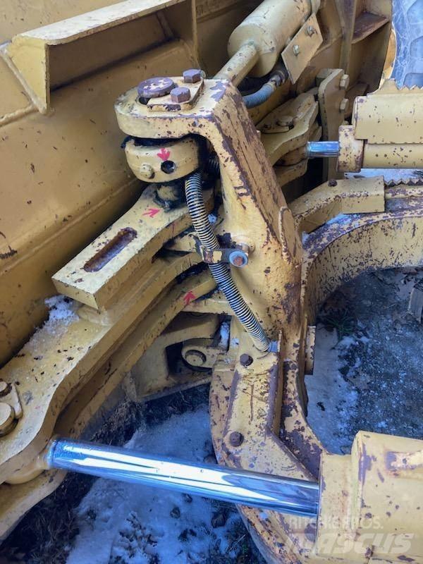 CAT 517 Skideri