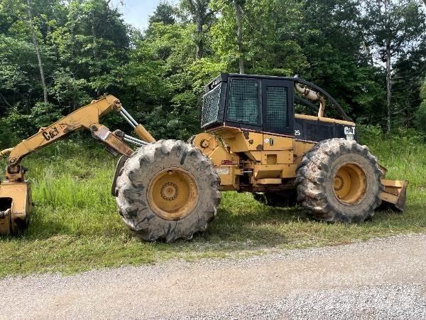 CAT 525 Skideri