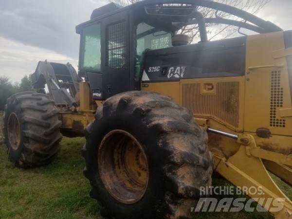 CAT 525C Skideri
