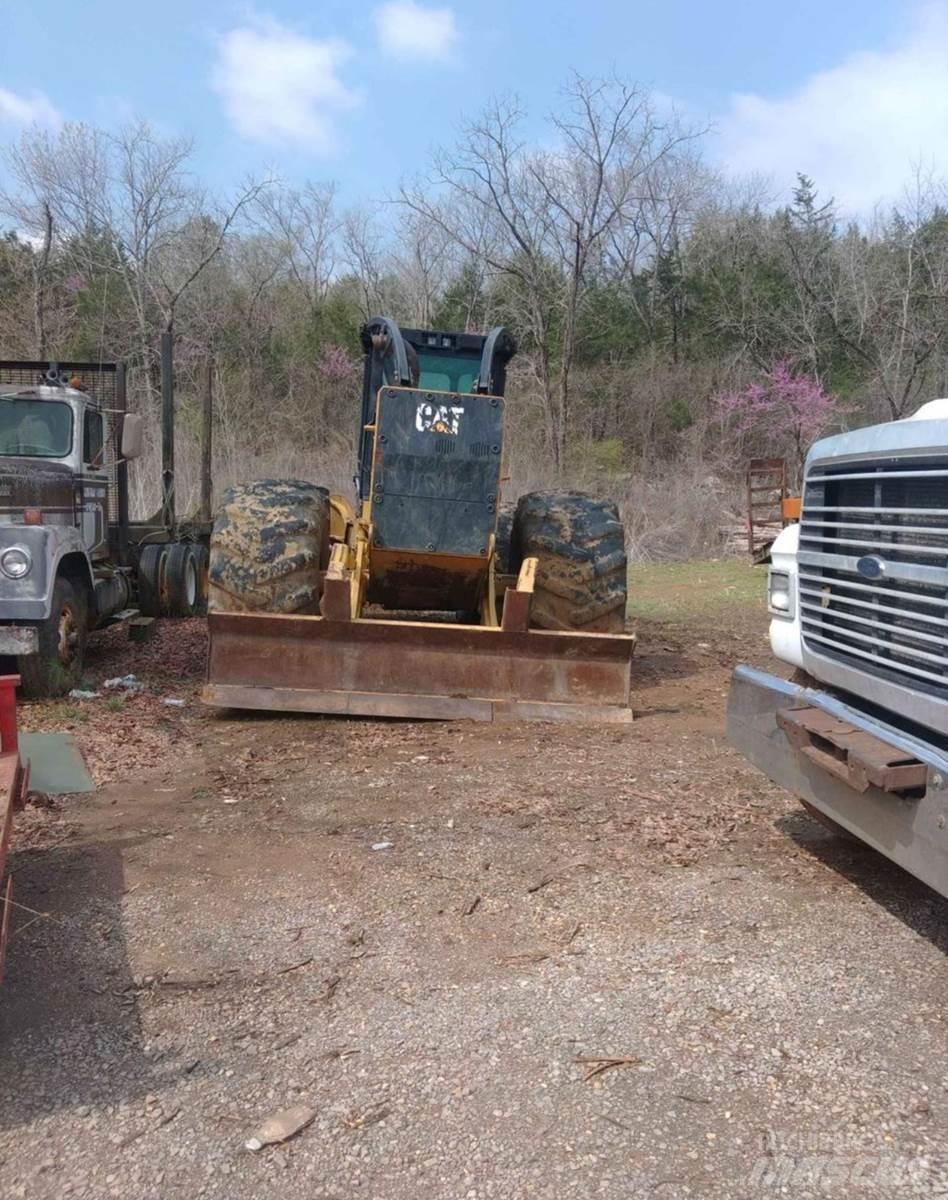 CAT 525D Skideri