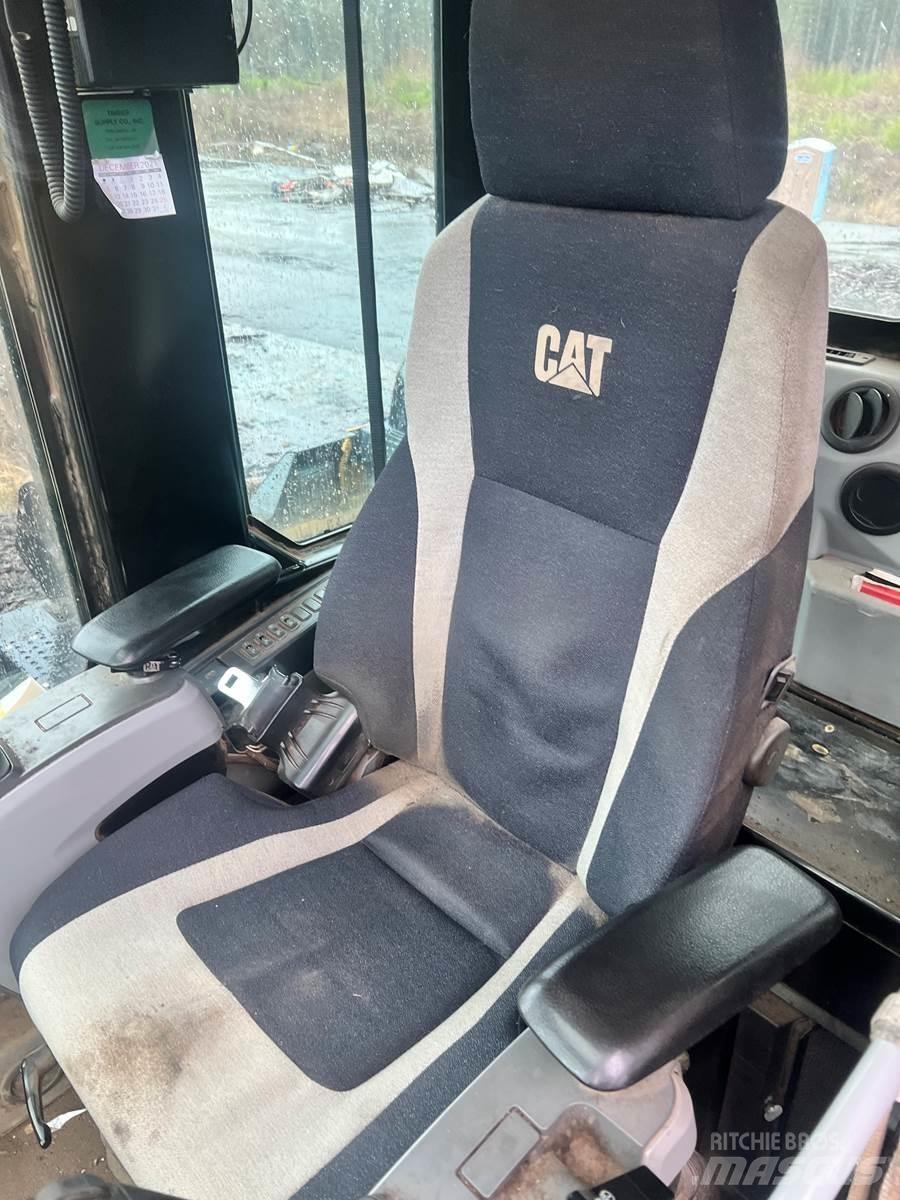CAT 558LL Utovarivači stabala