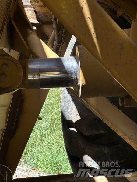 CAT 621G Polovni strugači