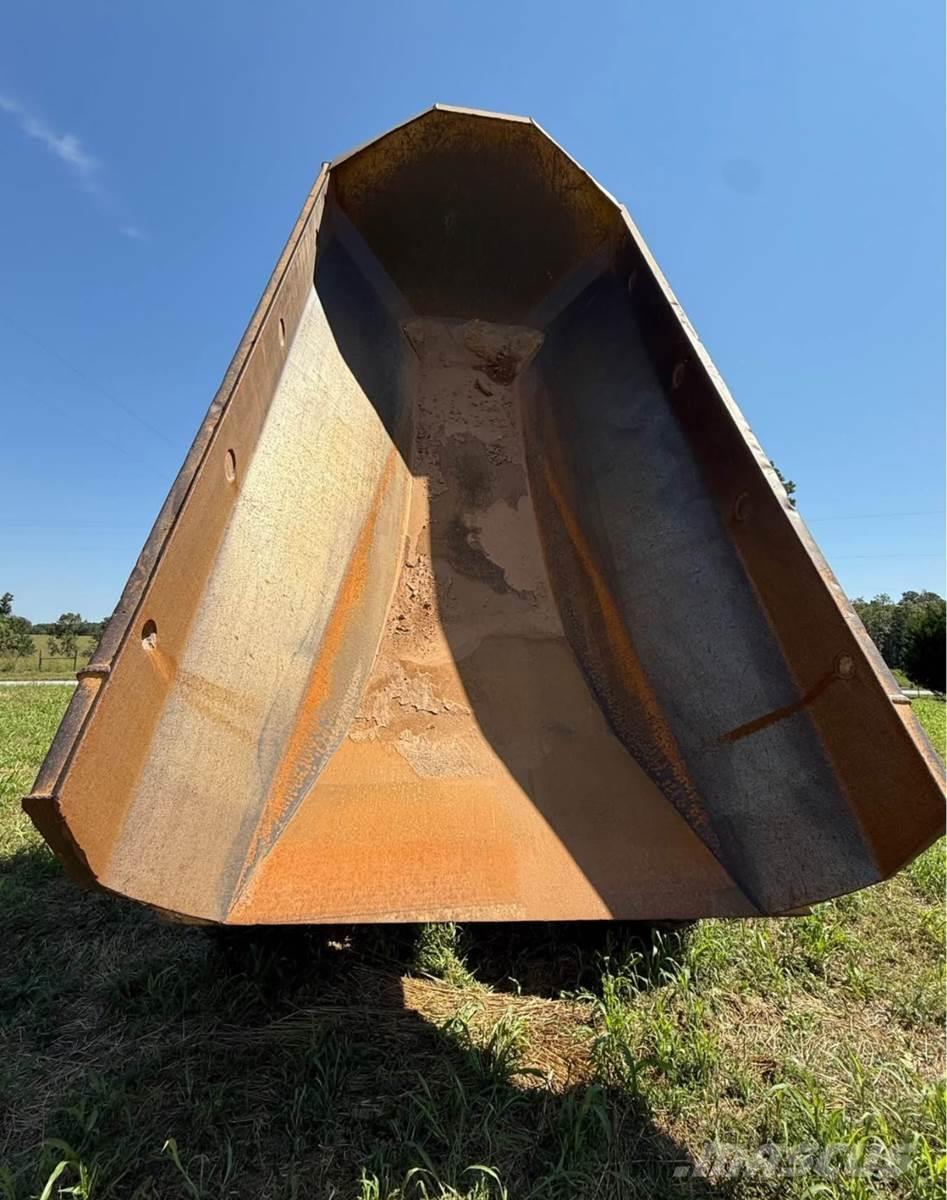 CAT 725 Zglobni damperi