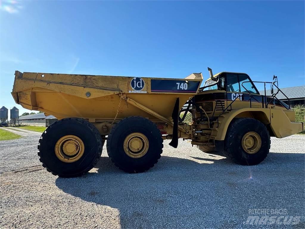CAT 740 Zglobni damperi