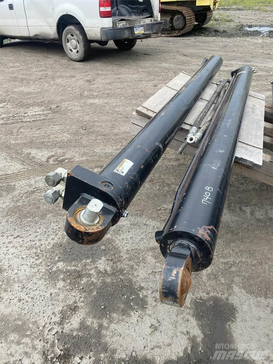 CAT 740B Ostale kargo komponente