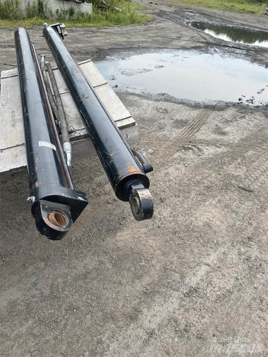 CAT 740B Ostale kargo komponente