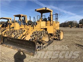 CAT 815B Nabijači zemlje