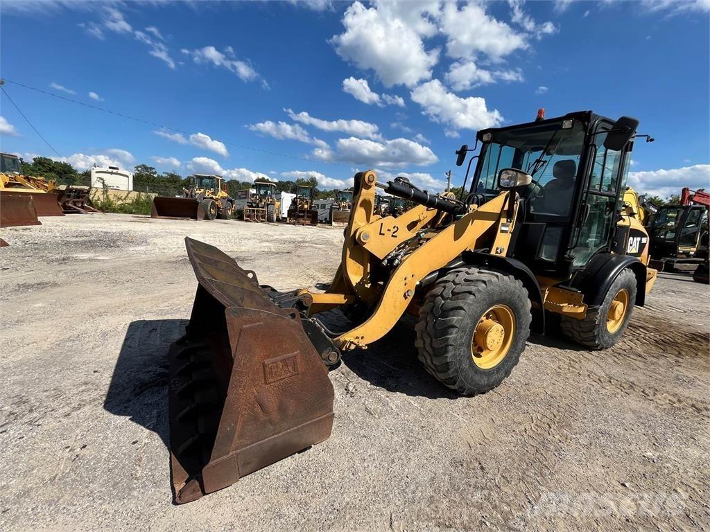 CAT 906 Utovarivači na točkove