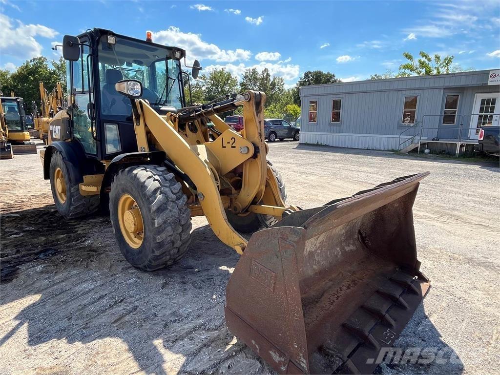 CAT 906 Utovarivači na točkove