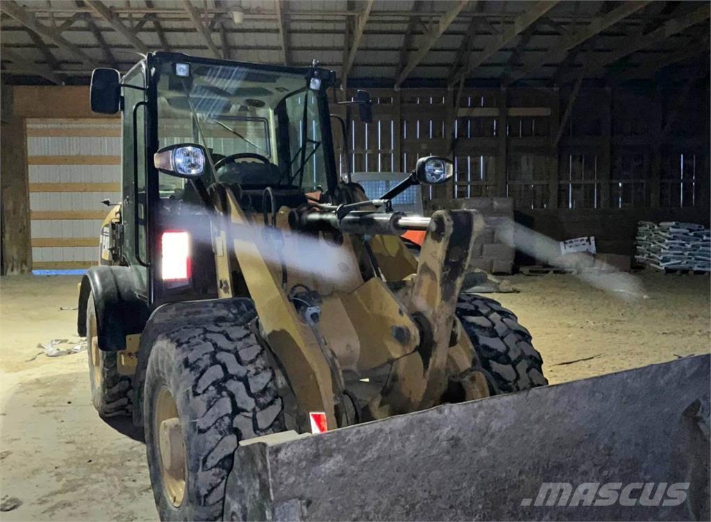 CAT 906H Utovarivači na točkove