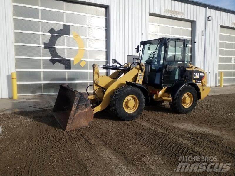 CAT 906M Utovarivači na točkove