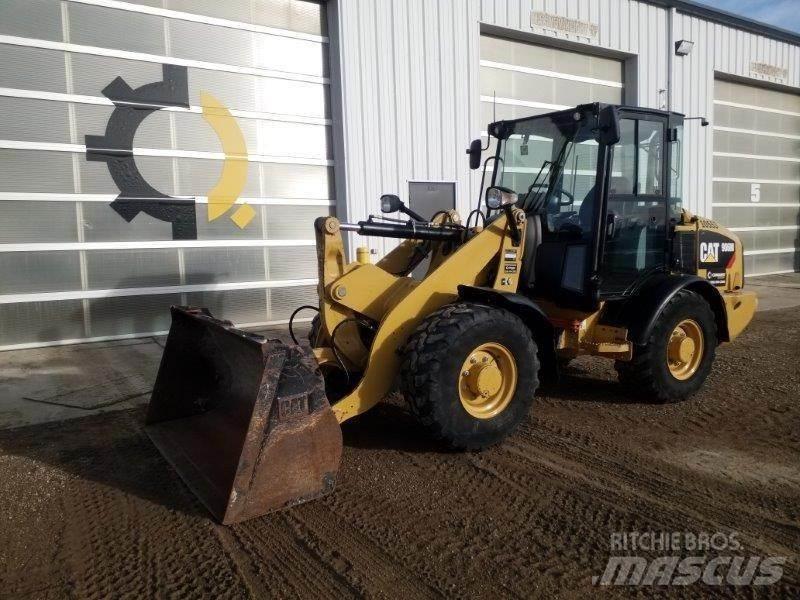 CAT 906M Utovarivači na točkove