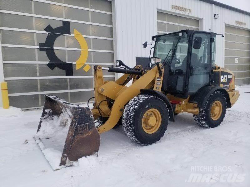 CAT 906M Utovarivači na točkove