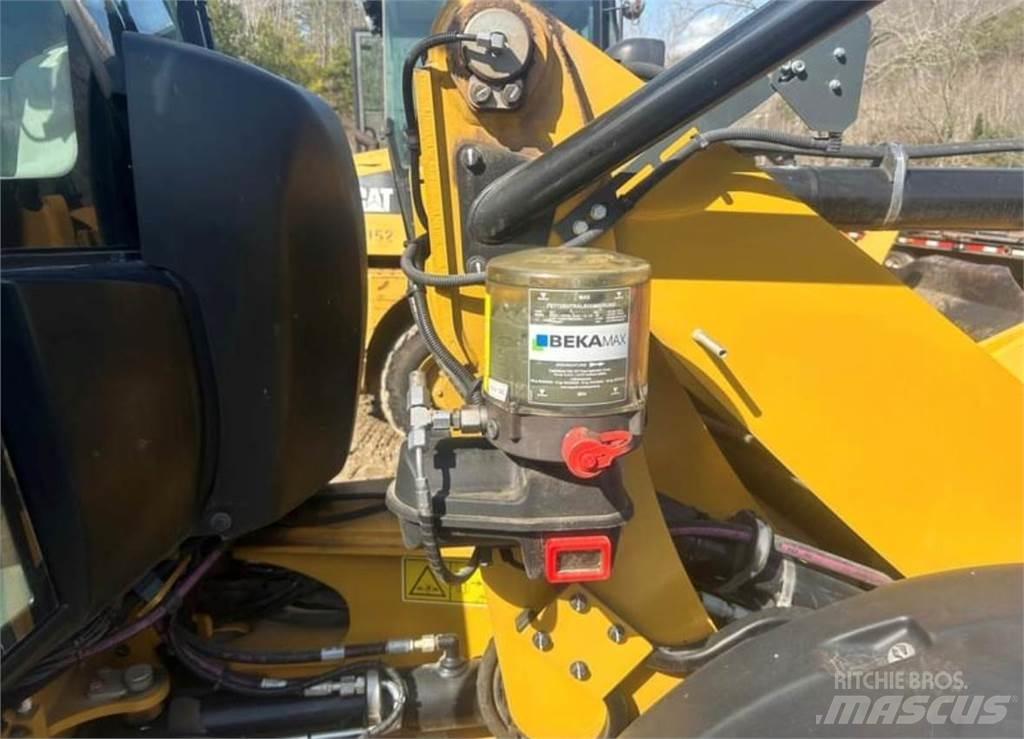 CAT 906M Utovarivači na točkove