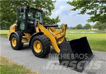 CAT 908M Utovarivači na točkove