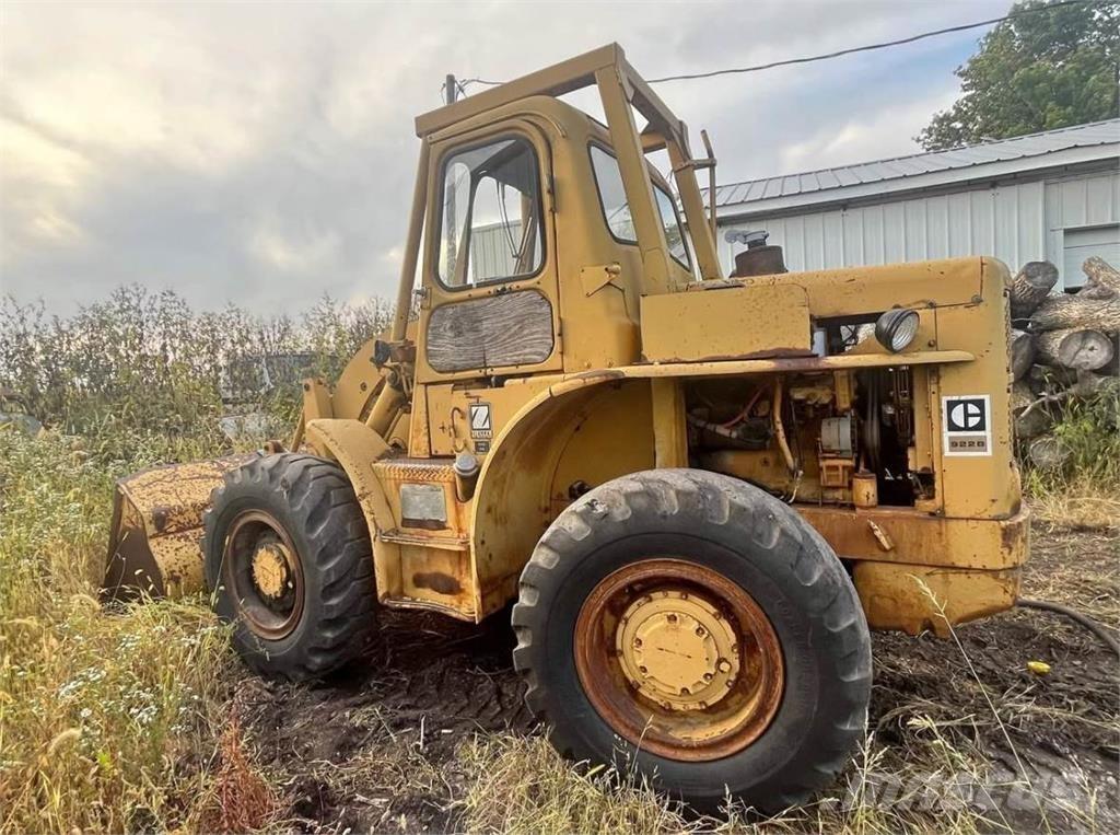 CAT 922B Utovarivači na točkove
