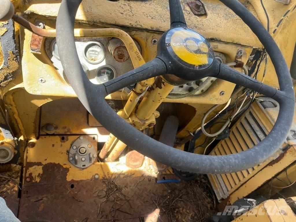 CAT 922B Utovarivači na točkove
