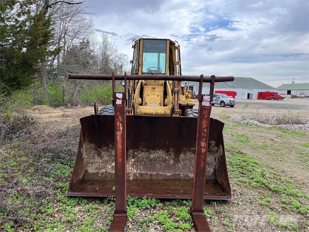 CAT 930 Utovarivači na točkove
