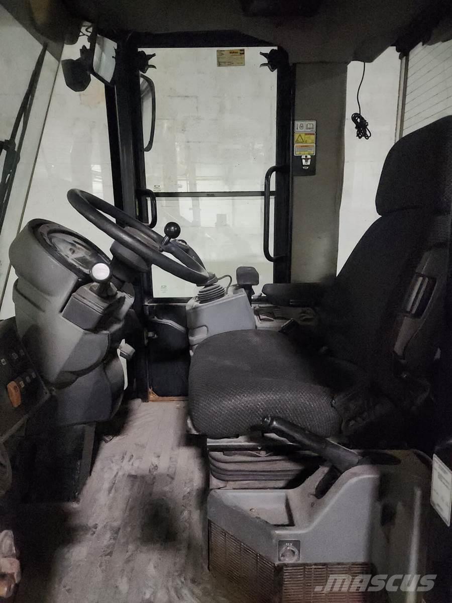 CAT 930H Utovarivači na točkove