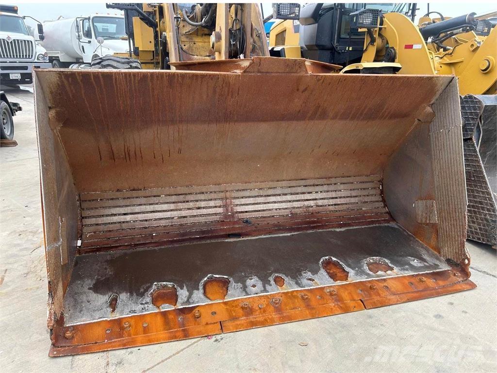 CAT 938M Utovarivači na točkove