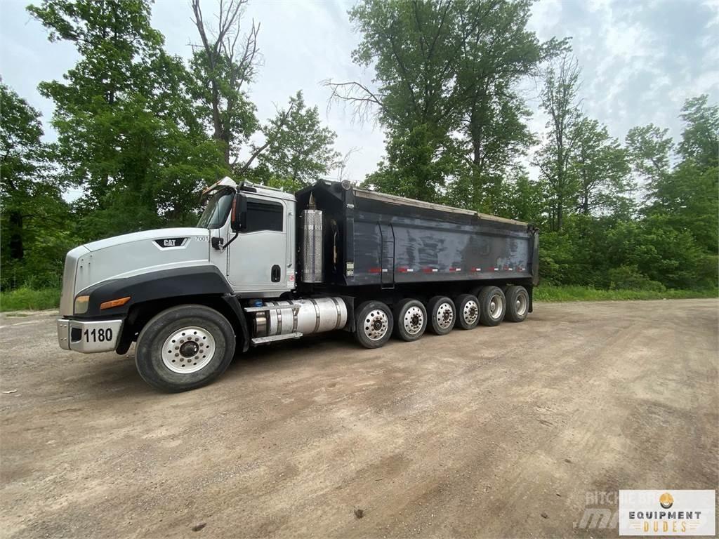 CAT CT660 Kiperi kamioni